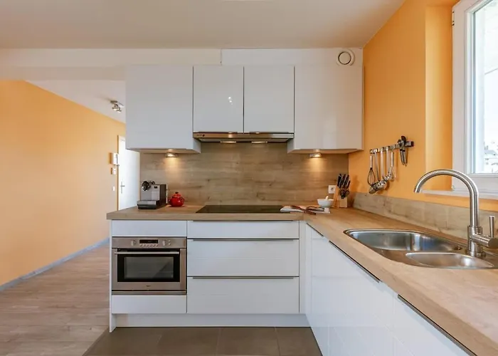 Casiola - Cozy Seaside With Sunny Terrace *